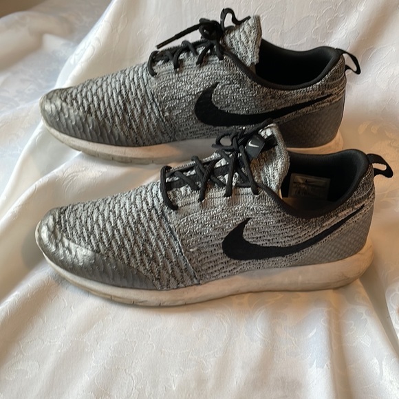 Nike grey Flyknit lace up fabric running lightweight reinforced toe Sz 9.5 - Picture 5 of 9